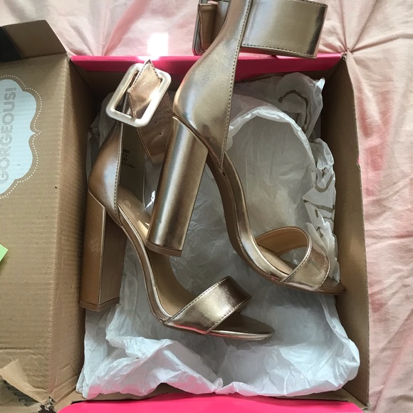 Heels - Picture 3 of 4